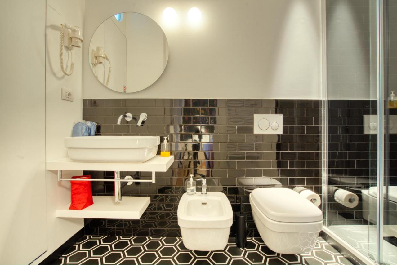 Dimora Claudia - Elegante Matrimoniale Con Bagno, Private Rooms, Self Check In, No Reception Affittacamere *