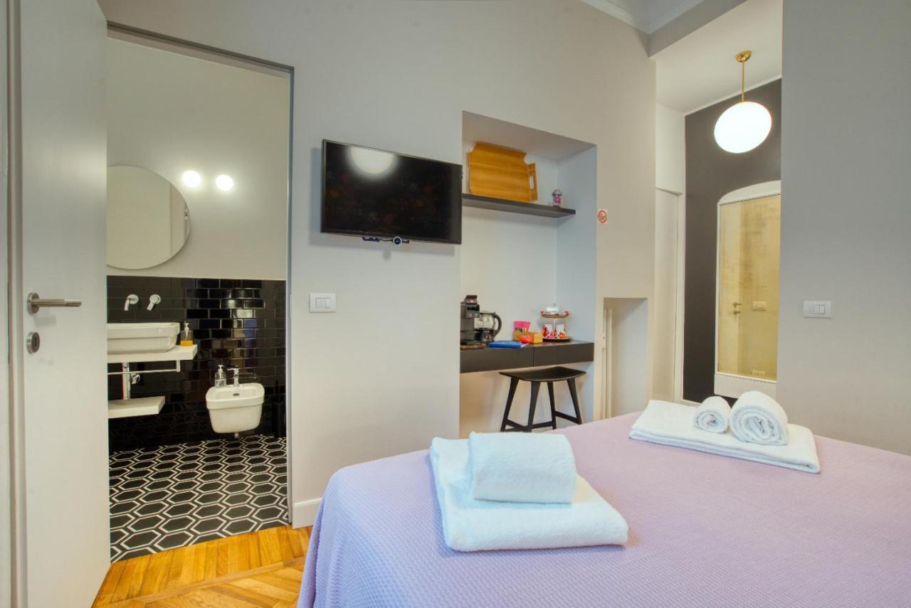Dimora Claudia - Elegante Matrimoniale Con Bagno, Private Rooms, Self Check In, No Reception Affittacamere *